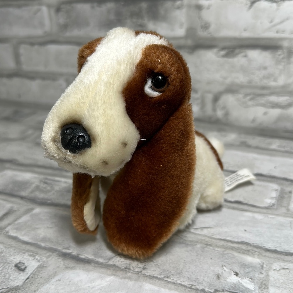 6” Hush Puppies Basset Hound plush